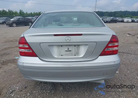 2007 Mercedes-Benz C 280 Luxury 4Matic z USA, uszkodzony, nr VIN WDBRF92H07F903672